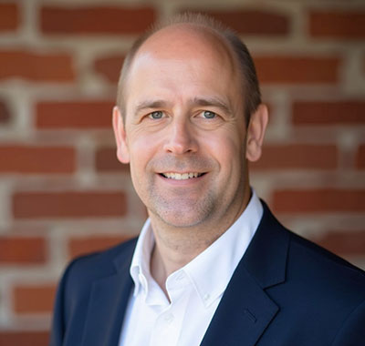 Dr. Lindstron